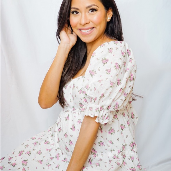 Pink floral puff sleeve mini dress. - Picture 1 of 4